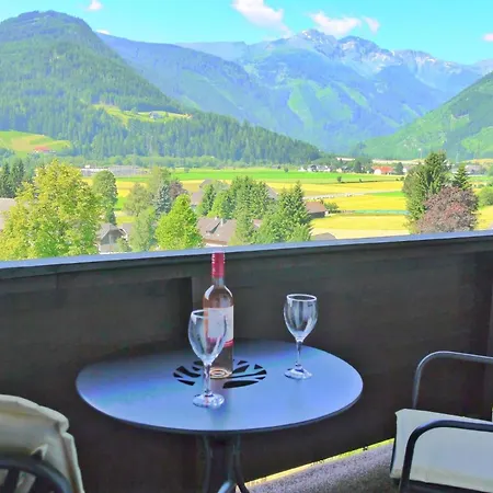 Geraeumiges Mit Panoramabergblick * Sankt Michael im Lungau