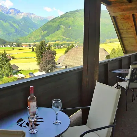 Geraeumiges Mit Panoramabergblick Apartment *